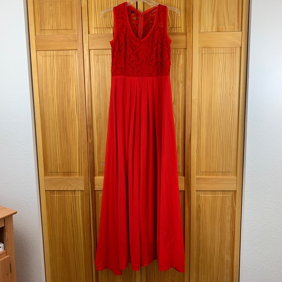 Dresses & Skirts - Formal Red Lace Top Long Dress with Lace Top Size Large